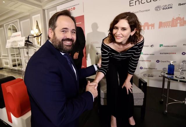 Núñez muestra su felicidad 'en lo político y en lo personal' por la elección de Ayuso