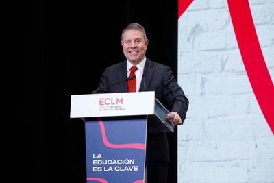 García-Page destaca la Educación como prioridad fundamental y anuncia aumento de presupuesto para 2026