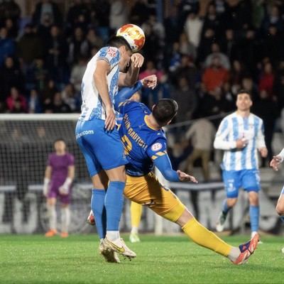 El Talavera empata en El Prado tras un partido intenso ante el Avilés