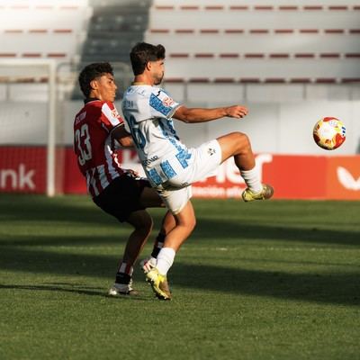 El Talavera asalta Lezama y sigue soñando con la salvación