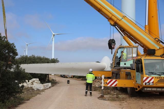 Iberdrola moderniza sus parques eólicos en Albacete