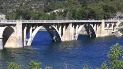 Herido un joven de 26 años al lanzarse al río Tajo desde un viaducto en un pueblo de CLM