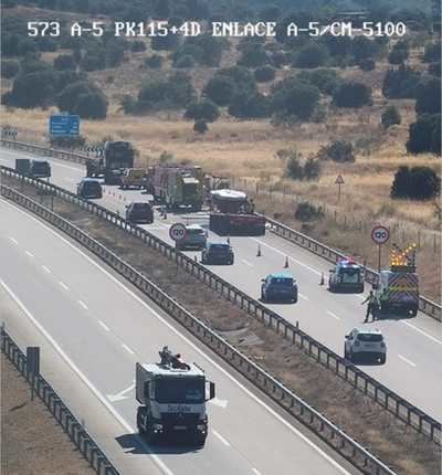 Un camión arde en Talavera y provoca el corte parcial de la A-5