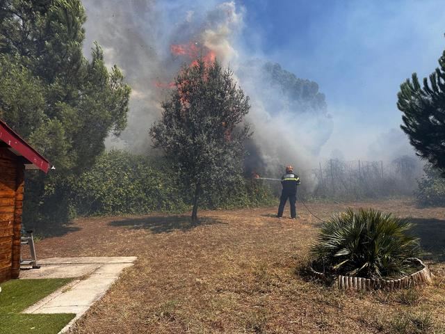 Extinguido el incendio en El Casar de Escalona gracias a la cooperación entre vecinos y servicios de emergencia
