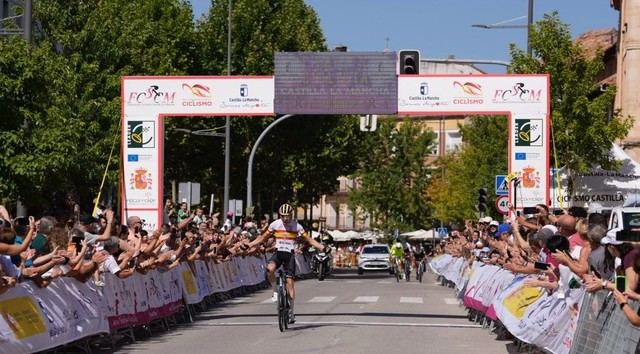 Adrián Benito se proclama vencedor de la Vuelta a Castilla-La Mancha Leader