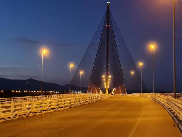 Puente atirantado