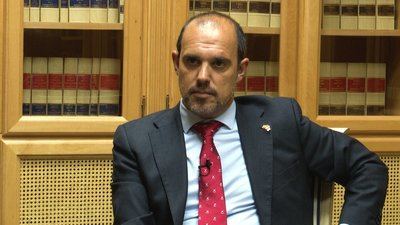 Bellido alerta del auge del autoritarismo y reclama respeto en el Día de la Democracia
