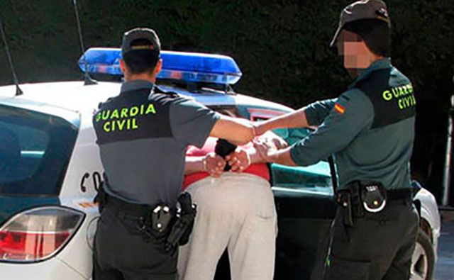 Libertad con cargos para el detenido por la muerte de su hermano