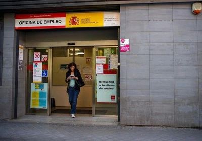 El paro baja por quinto mes seguido y marca mínimos históricos en CLM