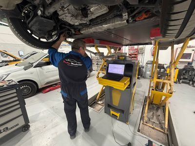 Pedro Madroño obtiene la certificación de Tesla para reparar carrocerías