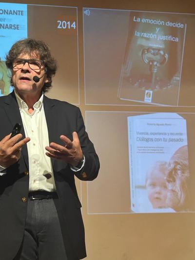 El psicólogo Roberto Aguado presenta su nueva obra "La grandeza de lo pequeño"