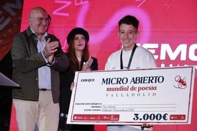 La talaverana Juliet Kent se corona campeona del I Mundial de Poesía