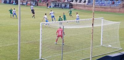 FÚTBOL | El Badajoz “echa una mano” al Talavera