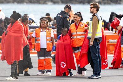 El Gobierno aprueba el reparto de menores migrantes entre regiones