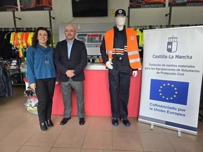 El Gobierno regional entrega 523 lotes de uniformes al personal voluntario de Protección Civil de CLM