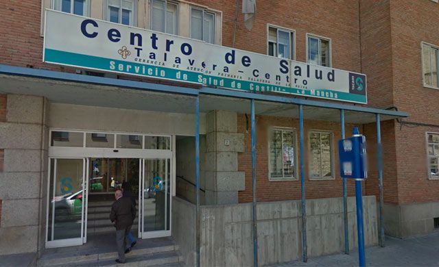 Denuncian que los ascensores del centro de salud de la Plaza del Pan no funcionan