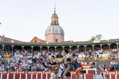 Llenazo histórico en Talavera: Talavante y Rufo salen por la Puerta Grande