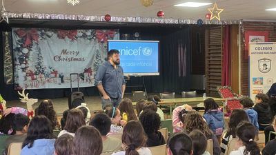 El CEIP Antonio Machado recibe a Miguel Mateos, miembro de UNICEF