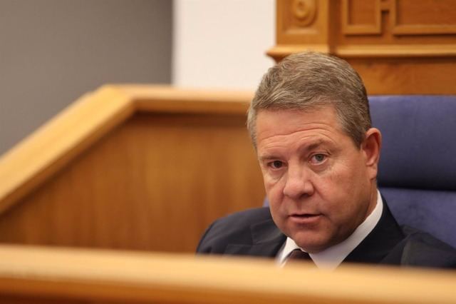 García-Page exhorta a la dirección nacional del PSOE a presentar una querella criminal ante las acusaciones contra el Gobierno