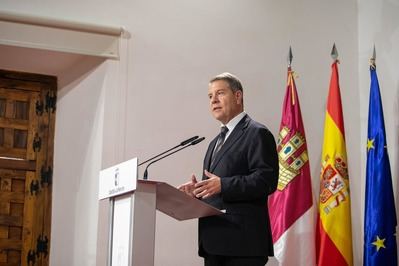 García-Page, "avergonzado" de la foto del Tajo, amenaza con acciones judiciales para que se cumplan las sentencias