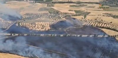 Asciende a Nivel 2 el incendio de Méntrida que ha provocado el confinamiento de la urbanización Calypo Fado