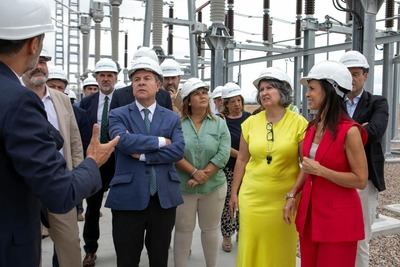 García-Page urge a dar “un salto hacia adelante” en la infraestructura eléctrica estatal