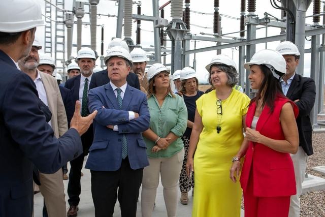 García-Page urge a dar “un salto hacia adelante” en la infraestructura eléctrica estatal