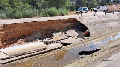 La CHT trabaja en la reparación de la rotura del acueducto Tajo-Segura a la altura de Liétor
