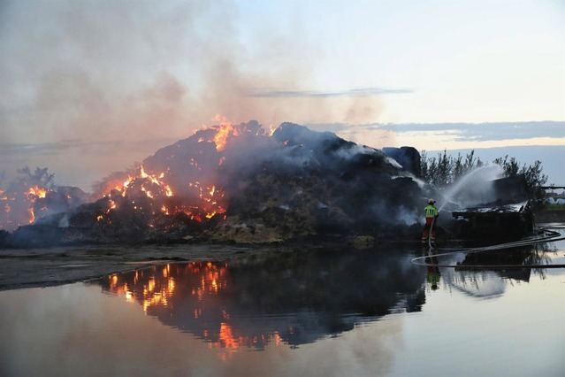 Dos medios de extinción vigilan el incendio de Calera y Chozas, controlado desde este miércoles