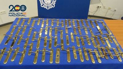 Detenido en Talavera por sustraer más de un centenar de manillas de las puertas de portales