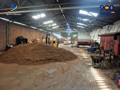 Desmantelan dos fábricas clandestinas de tabaco en Talavera y Mogente