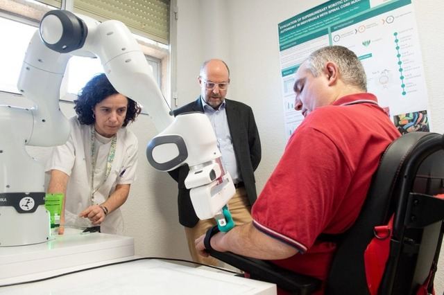 Parapléjicos presenta una iniciativa pionera que desarrolla extremidades robóticas portátiles controlado con IA