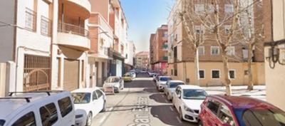 Dos personas hospitalizadas por inhalación de humo tras un incendio en una vivienda en Talavera