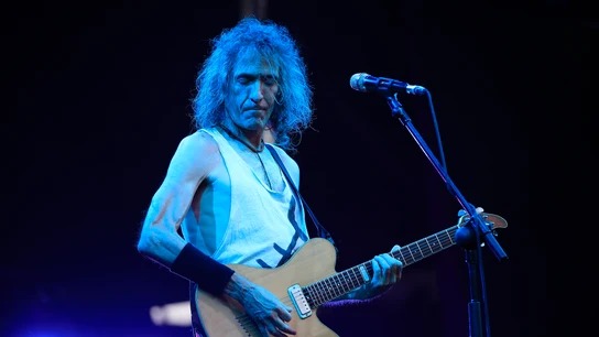 Fallece Robe Iniesta, líder de Extremoduro, a los 63 años