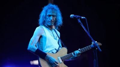 Fallece Robe Iniesta, líder de Extremoduro, a los 63 años