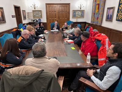 El Tajo asciende a nivel rojo “pero está controlado” y el alcalde llama a la calma