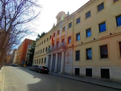 La Policía acordona el centro de Cuenca por una mochila sospechosa junto a la Subdelegación del Gobierno