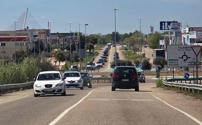 Tráfico denso en la A-5 a su paso por Talavera en la operación retorno