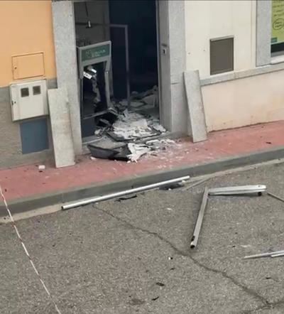 Explosión de madrugada en una sucursal bancaria de Montearagón provoca daños materiales