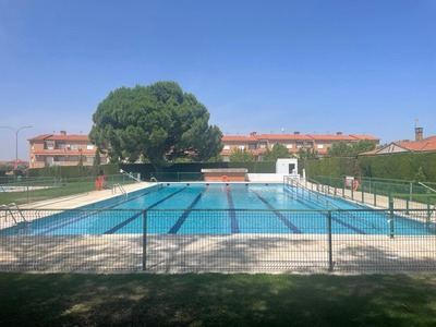 "No estamos para bromas": Continúa la controversia por los socorristas de la piscina de Gamonal