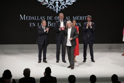 Felipe VI ensalza la renovación de la cultura en las Medallas de Bellas Artes 2024