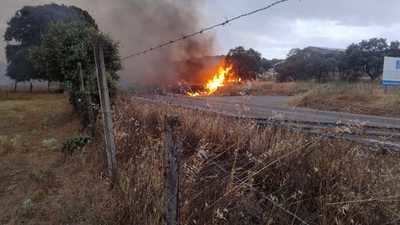Extinguido un incendio de pastizal en Mejorada tras más de siete horas de intervención