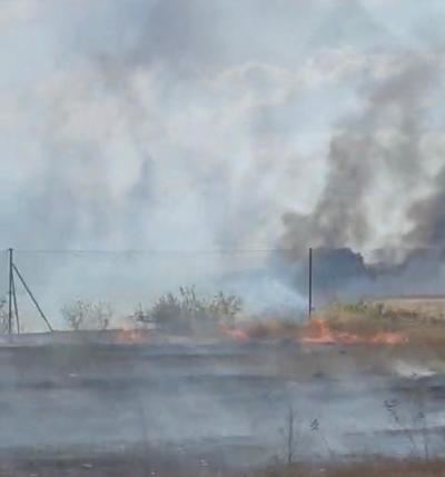 Una columna de humo activa un dispositivo contra incendios en Gamonal