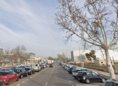 Evacuado en UVI tras caer de un camión en un polígono industrial de Toledo