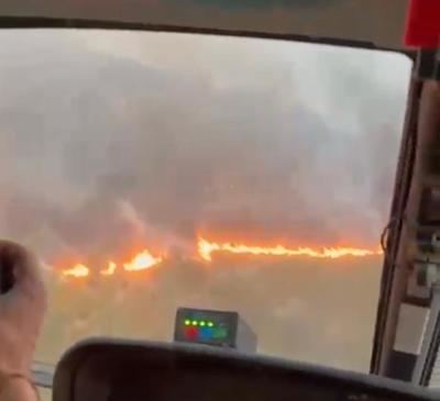La Sierra Oeste sigue bajo máxima alerta: diez municipios continúan evacuados y tres permanecen confinados por el incendio