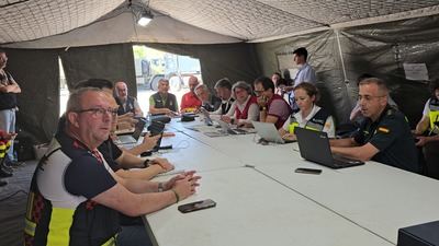 CLM despliega 85 efectivos para frenar el avance del incendio hacia La Iglesuela: "Hay un riesgo real"