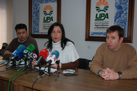 Alberto Gómez, Elisa Fernández y Óscar Sánchez, durante la rueda de prensa. (Foto: J.F.)